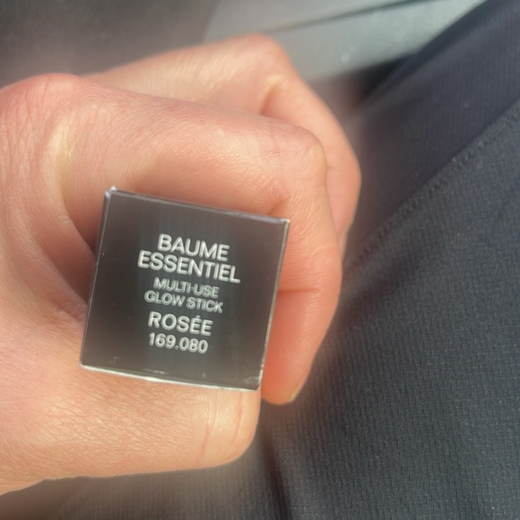Chanel BAUME ESSENTIEL . Multi use glow stick. New # Rosee - Picture 2 of 4